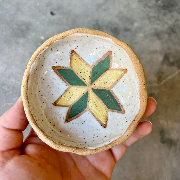 Green&Yellow Star Pinch Pot