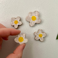 Speckled Daisy Magnet
