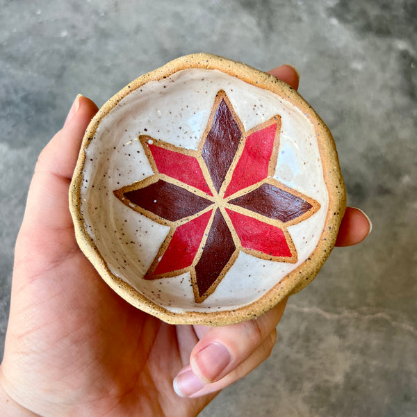 Red&Cinnamon Star Pinch Pot